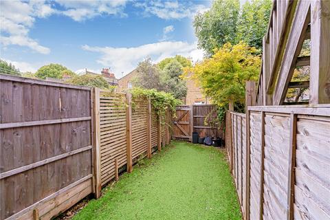 3 bedroom maisonette for sale, Kenley Road, St Margarets Village