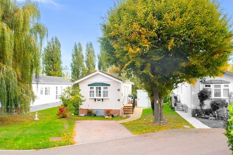 1 bedroom park home for sale, Halcyon Park, Pooles Lane, Hockley SS5