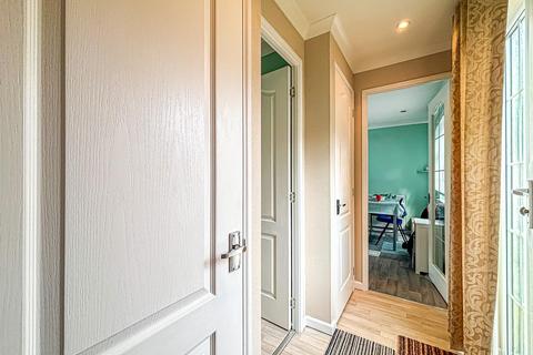 1 bedroom park home for sale, Halcyon Park, Pooles Lane, Hockley SS5