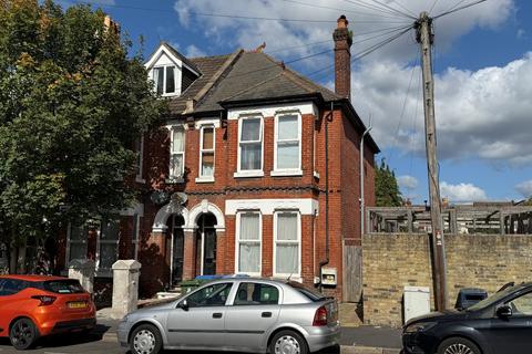 1 bedroom flat to rent, Wilton Avenue, Hampshire SO15