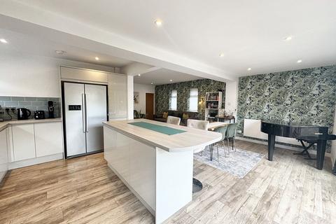 38 Bodmin Road, Astley, Manchester, M29 7EZ