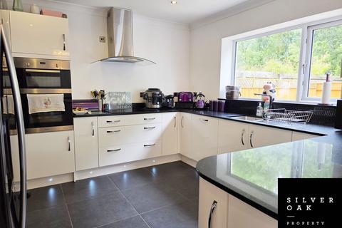 undefined, Clos Y Gat, Gorslas, Llanelli, Carmarthenshire