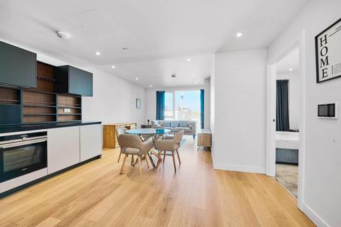 1 bedroom flat for sale, Fairwater House, Chelsea Creek SW6