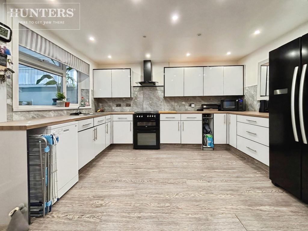 Pbox-kitchen-338400.jpeg