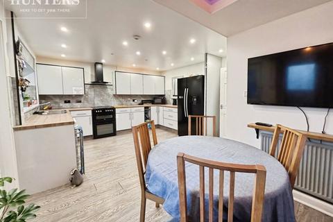 undefined, Park Crescent, Royston, Barnsley