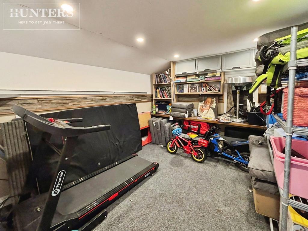 Pbox-living room-338400.jpeg