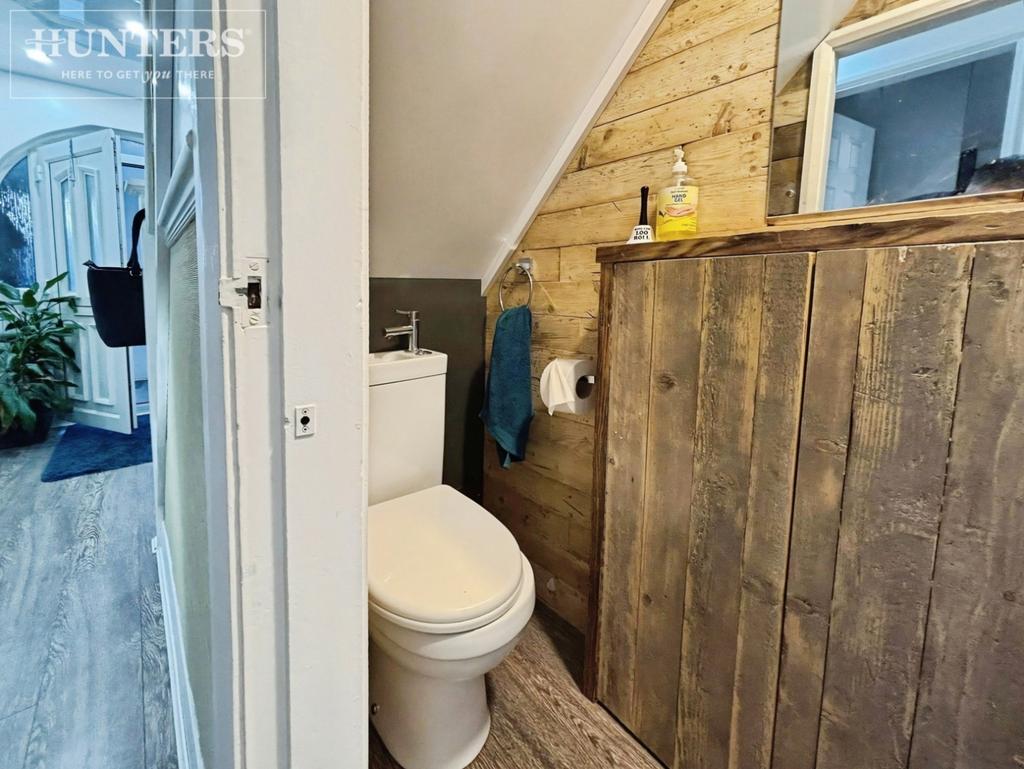 Pbox-bathroom-338400.jpeg