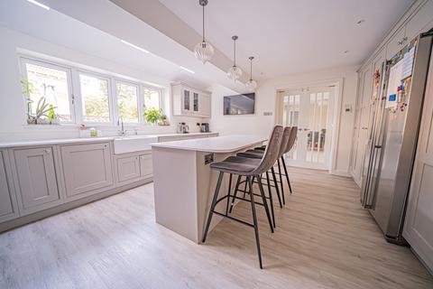 5 bedroom detached house for sale, Glendon Way, Dorridge, B93