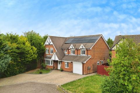 6 bedroom detached house for sale, Norman Court, Leicester LE2