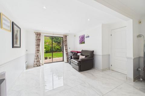 6 bedroom detached house for sale, Norman Court, Leicester LE2