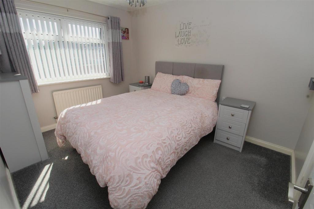 Bed1b.JPG