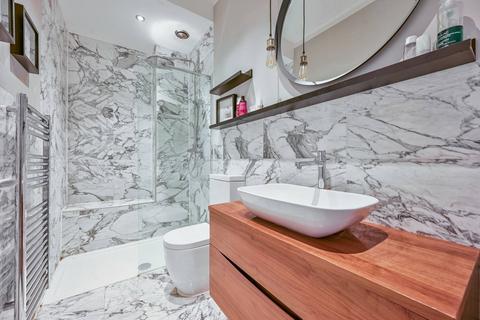 2 bedroom flat for sale, Lee High Road, Lewisham, London, SE13