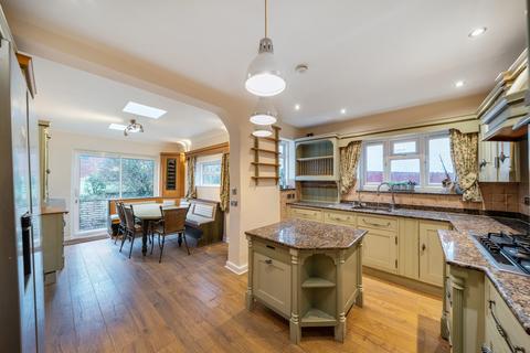 3 bedroom detached house for sale, York Road, Northwood