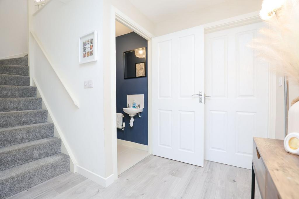 Entrance Hallway & Cloakroom