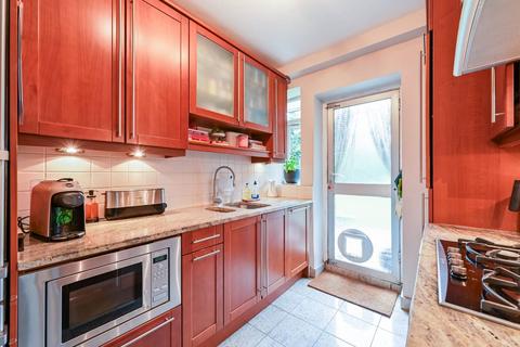2 bedroom flat for sale, Tewkesbury Court, Bounds Green, London, N11