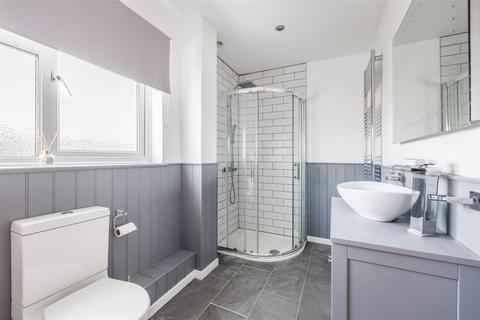 61 Catchpole Close, Kessingland, Lowestoft, NR33 7TL