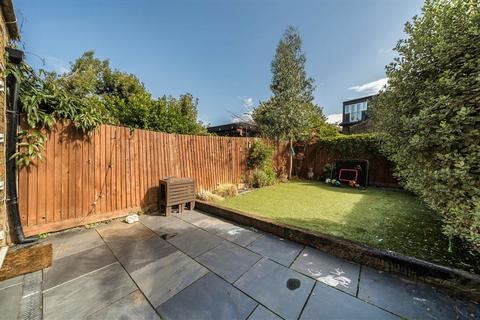 2 bedroom flat for sale, Shardeloes Road, London SE14