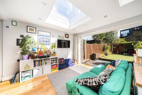 2 bedroom flat for sale, Shardeloes Road, London SE14