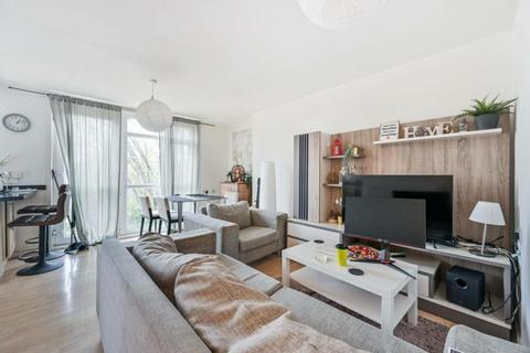 2 bedroom flat for sale, Hevelius Close, London, SE10