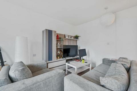 2 bedroom flat for sale, Hevelius Close, London, SE10