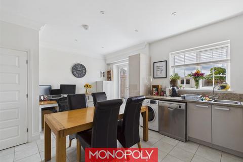 20 Ffordd Brenig, St Asaph, LL17 0EZ