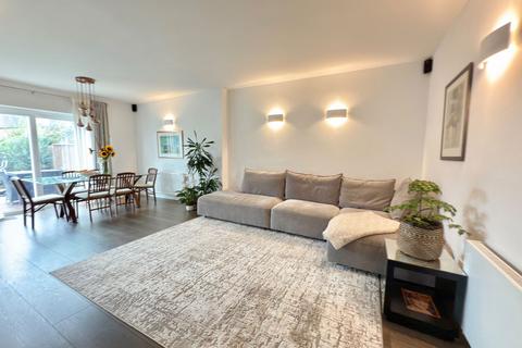 4 bedroom semi-detached house for sale, Grasmere Gardens, Harrow HA3