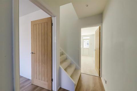 80 Castle Road, Worthing, BN13 1DQ
