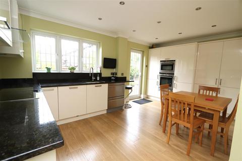 4 bedroom detached house for sale, Beaumont Gardens, Hutton, Brentwood
