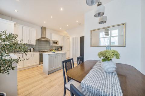 71 Hessel Road, London, W13 9EU