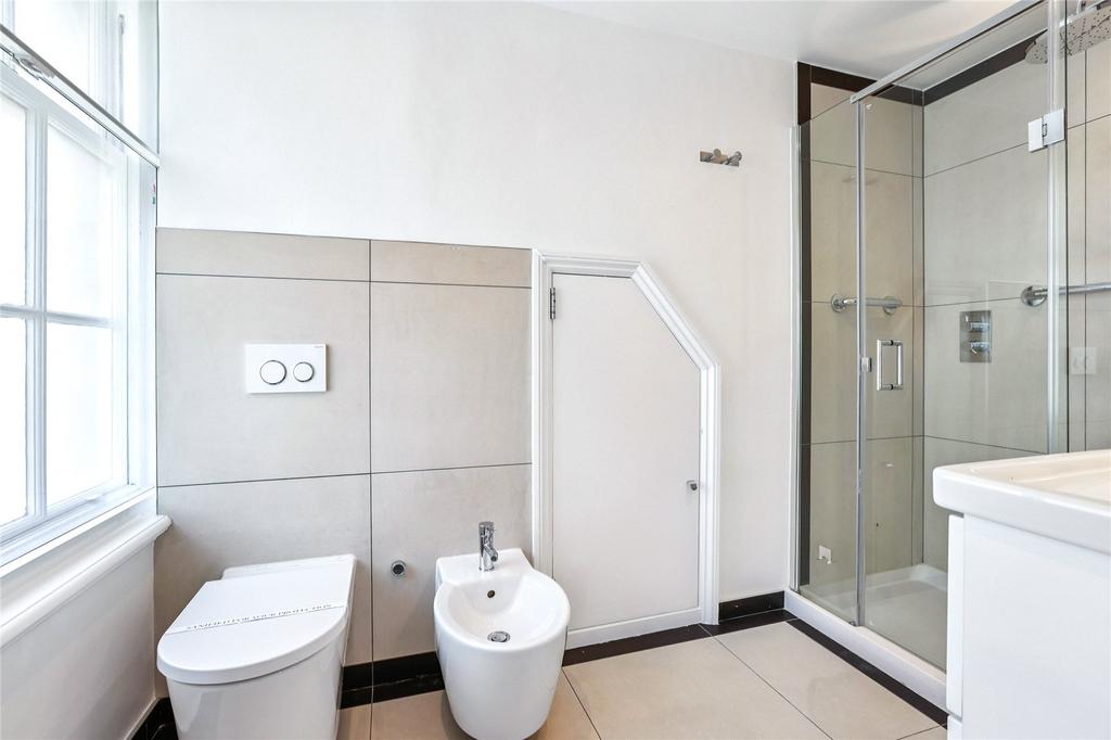 Principal Bathroom
