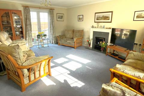 4 bedroom detached bungalow for sale, Mountfield, Hythe
