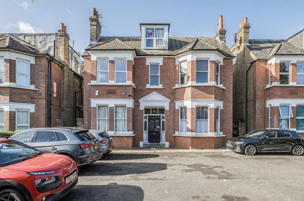 Perry Vale, London SE23 2 bed apartment for sale - £485,000