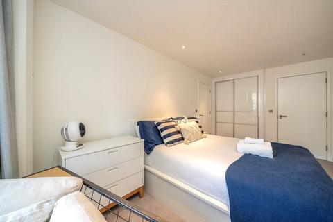 2 bedroom flat to rent, Canalside Square, London N1