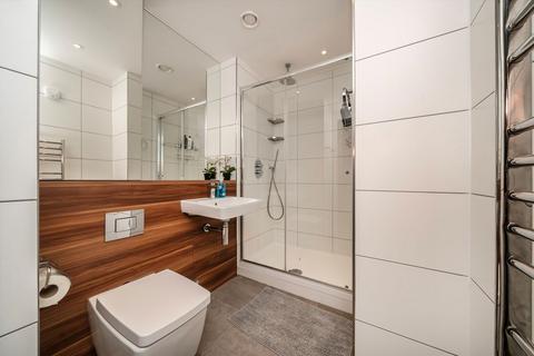 2 bedroom flat to rent, Canalside Square, London N1