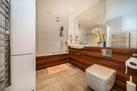 2 bedroom flat to rent, Canalside Square, London N1