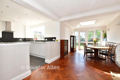 3 bedroom semi-detached house for sale, Grassmere Road, Hornchurch RM11