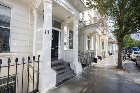 3 bedroom apartment to rent, Claverton Street, London, SW1V