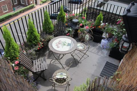 3 bedroom apartment to rent, Claverton Street, London, SW1V