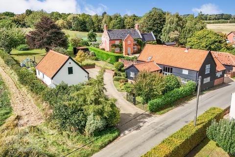 4 bedroom barn conversion for sale, Bungay Road, Thwaite, Bungay