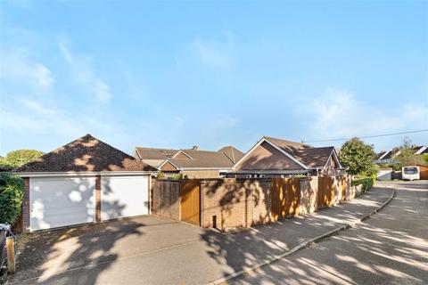 54 Cameron Close, Hailsham, BN27 3WF