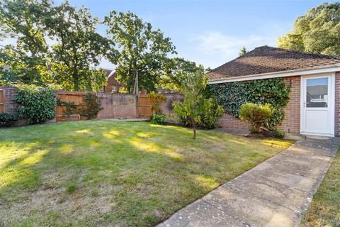 54 Cameron Close, Hailsham, BN27 3WF