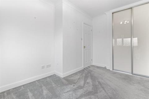 54 Cameron Close, Hailsham, BN27 3WF