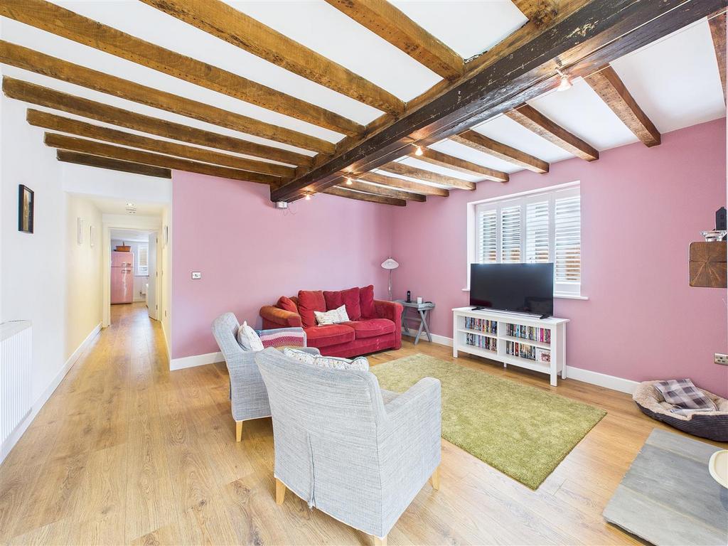 CAM04366 G0-PR0135-STILL034.jpg