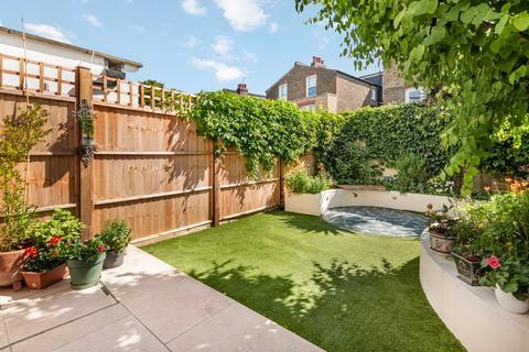 undefined, St Albans Avenue, Chiswick W4
