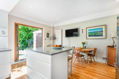 undefined, St Albans Avenue, Chiswick W4