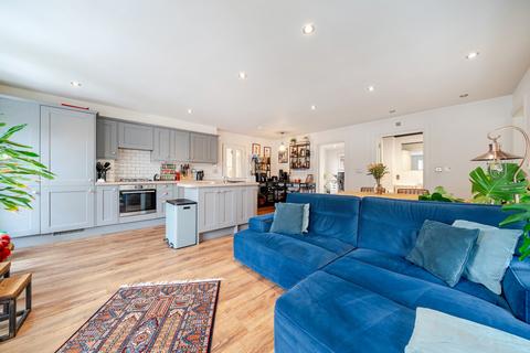 4, Old School Court, 2 Clarence Crescent, Sidcup, DA14 4DF