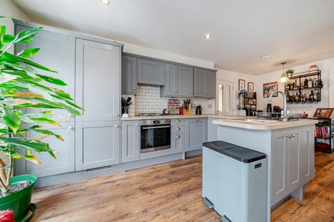 4, Old School Court, 2 Clarence Crescent, Sidcup, DA14 4DF