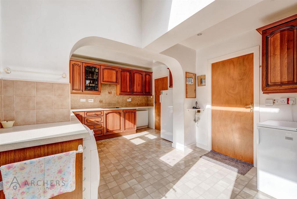14 Den Bank Close(Interior)-4.jpg