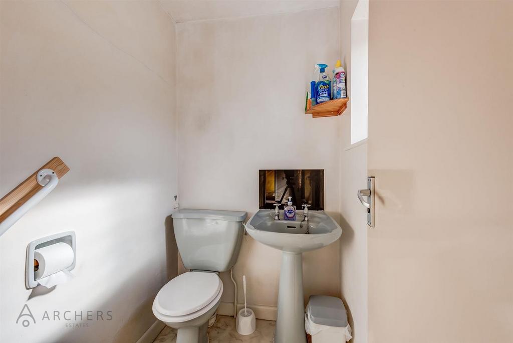 14 Den Bank Close(Interior)-25.jpg