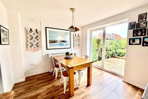 30 Avocet Close, Hornsea, HU18 1LG